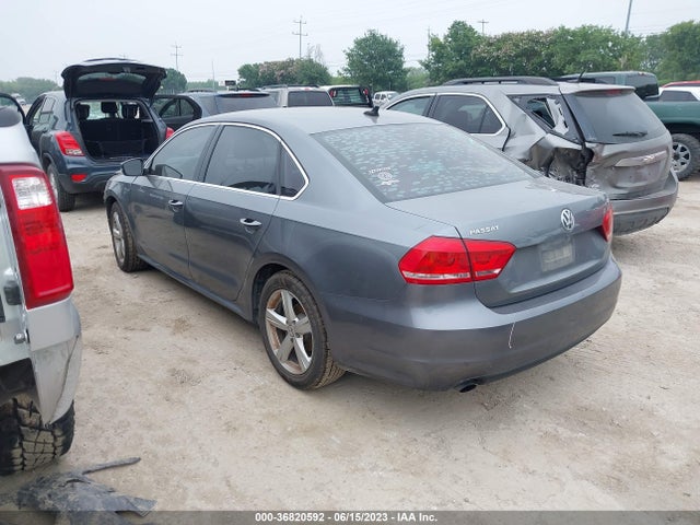 1VWAT7A37FC117303 Volkswagen Passat 1.8t Limited Edition