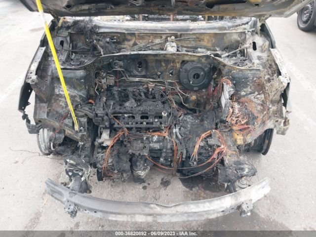 5XYKT3A6XEG507056 KIA SORENTO LX