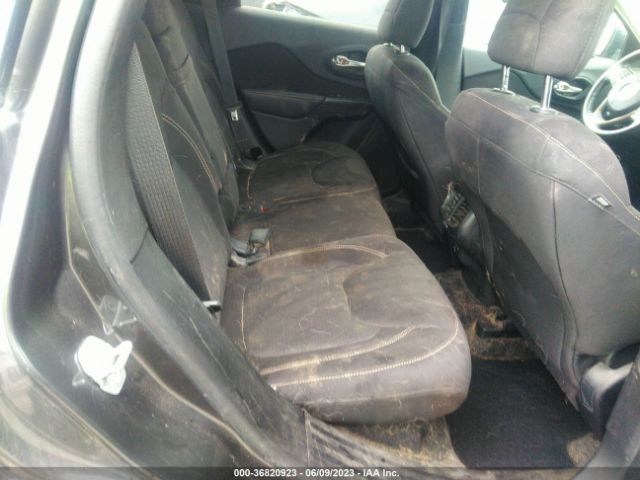 1C4PJLCB6FW608279 Jeep Cherokee Latitude