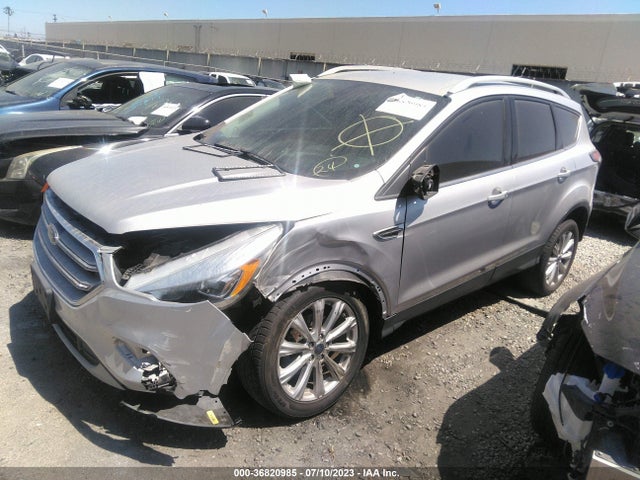 1FMCU0JD5HUB21772 Ford Escape Titanium