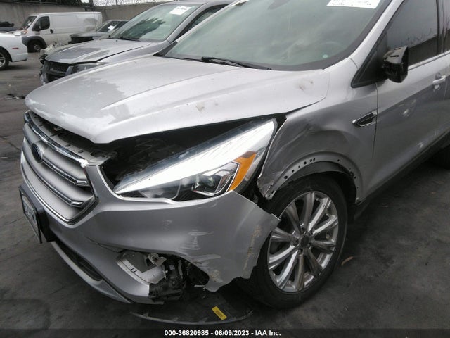 1FMCU0JD5HUB21772 Ford Escape Titanium