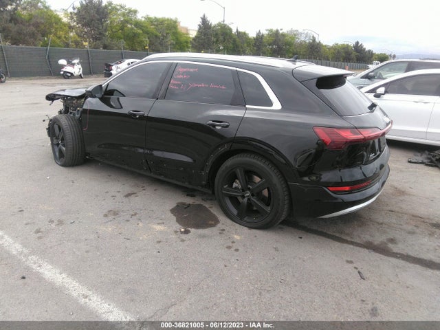 2019 Audi e-tron, VIN: WA1LABGE0KB012299