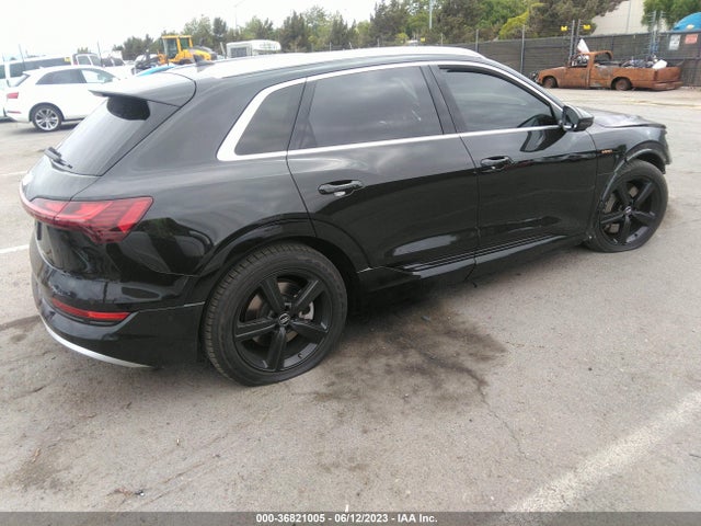 2019 Audi e-tron, VIN: WA1LABGE0KB012299