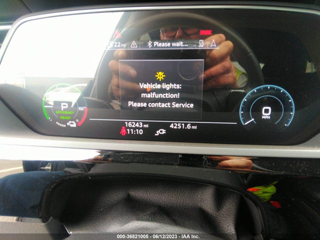 2019 Audi e-tron, VIN: WA1LABGE0KB012299