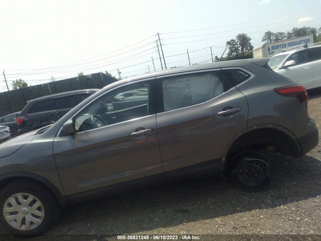 2018 Nissan Rogue, VIN: JN1BJ1CR0JW256100