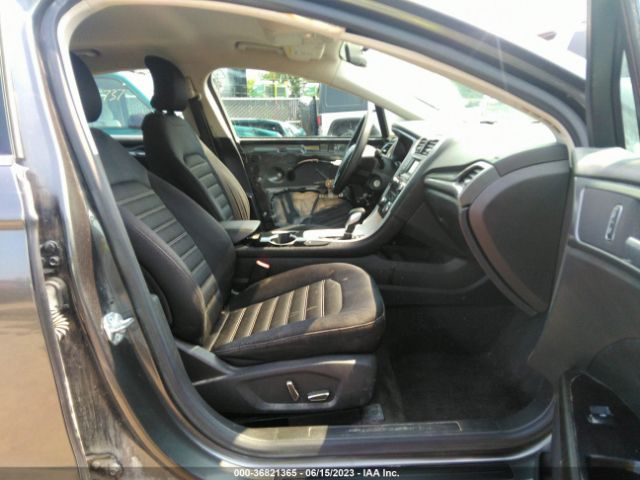 1FA6P0H7XF5117061 Ford FUSION SE