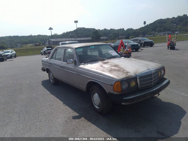 1981 MERCEDES-BENZ 300 D VIN: WDBAB30A3BB251609