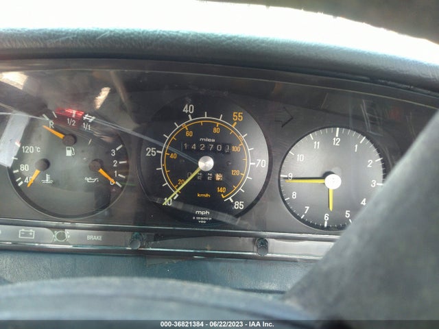1981 MERCEDES-BENZ 300 D VIN: WDBAB30A3BB251609