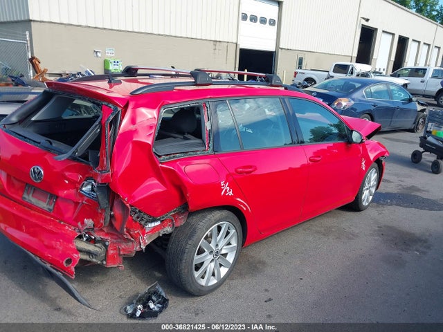 3VWA17AU4HM502205 Volkswagen Golf Sportwagen S