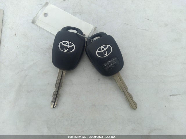 Toyota Prius C One/two/three/four 2018 JTDKDTB38J1600024 Image 3