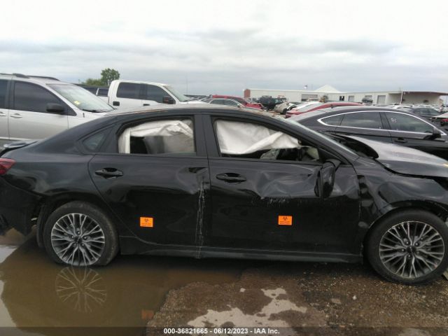 3KPF54ADXNE432890 KIA Forte Gt-line