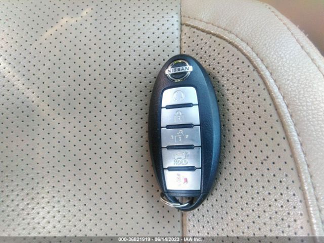 5N1AT2MV6HC828038 Nissan Rogue Sl