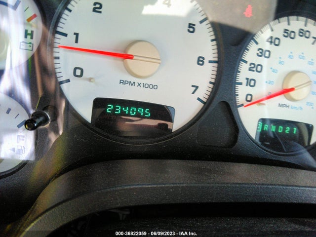 2005 DODGE RAM 1500 ST VIN: 1D7HA16K15J568893