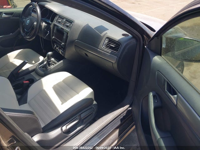3VWD17AJ1GM405772 Volkswagen Jetta Sedan 1.8t Sport