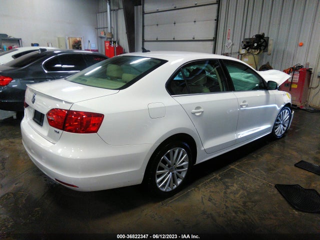 3VWLL7AJ0EM380799 Volkswagen Jetta Sedan Tdi W/premium/nav