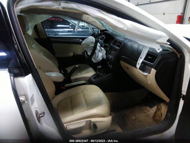 3VWLL7AJ0EM380799 Volkswagen Jetta Sedan Tdi W/premium/nav