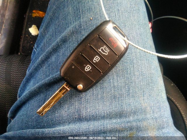 KNDPMCAC2L7650943 KIA Sportage Lx