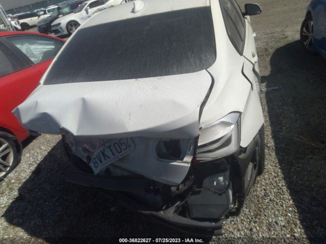 WBA8E1G34HNU19006 BMW 3 Series 320i