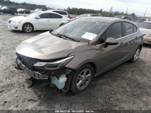 Chevrolet CRUZE LT 2018 3G1BE6SM6JS652475 Image 2