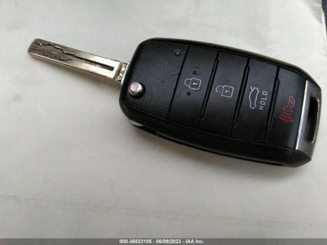KNAGM4A70F5664829 KIA Optima Lx