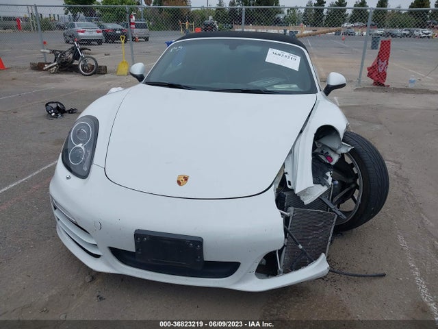 2014 Porsche Boxster, VIN: WP0CA2A88ES121722