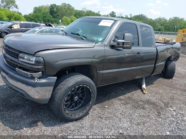 2002 CHEVROLET SILVERADO 1500 LS VIN: 2GCEK19T721400213