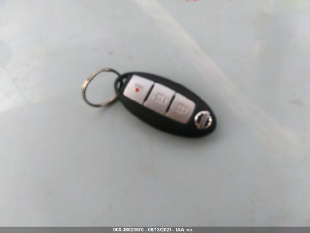 KNMAT2MV3GP641450 Nissan ROGUE SV