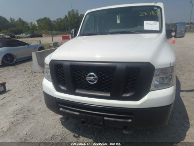 5BZAF0AA1FN852492 Nissan Nvp S