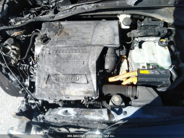 KNDCC3LC6H5038763 KIA NIRO EX