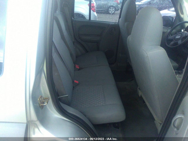2005 JEEP LIBERTY SPORT VIN: 1J4GL48K65W618571