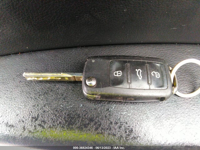 1VWBT7A32GC051412 Volkswagen Passat 1.8t Se