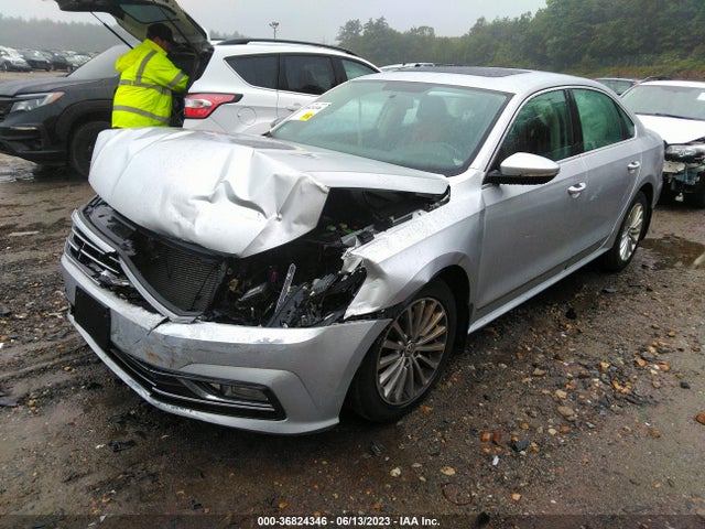 1VWBT7A32GC051412 Volkswagen Passat 1.8t Se