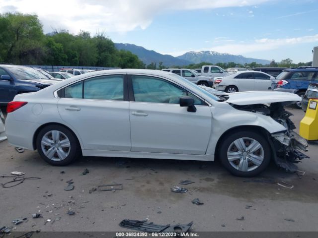 4S3BNBA69G3048520 Subaru Legacy 2.5i