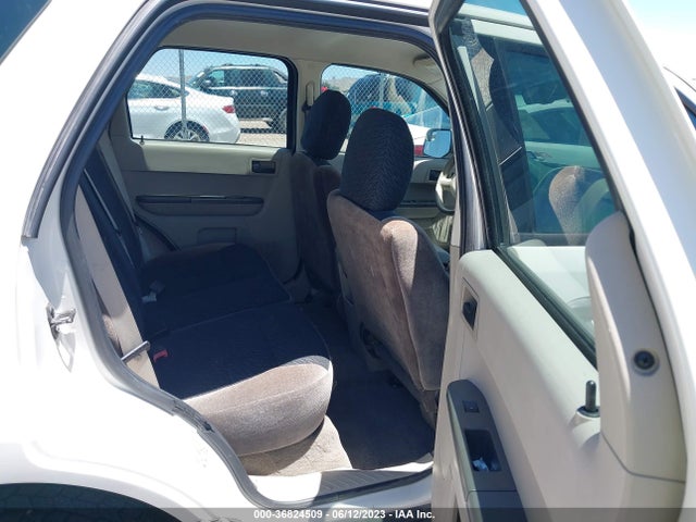 2010 FORD ESCAPE XLS VIN: 1FMCU0C74AKC83305