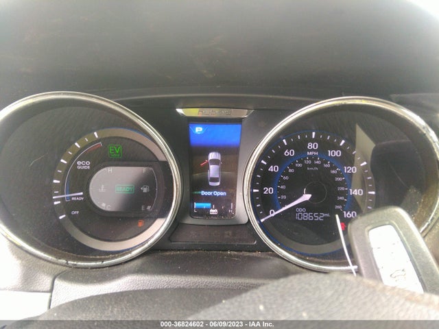 2013 HYUNDAI SONATA HYBRID VIN: KMHEC4A41DA064730