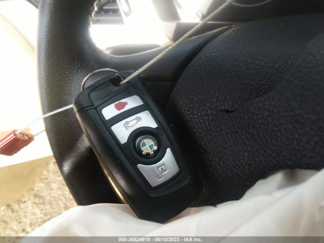WBA8E1G51GNT33751 BMW 3 Series 320i