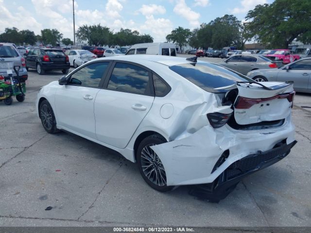 3KPF54AD9NE449017 KIA Forte Gt-line