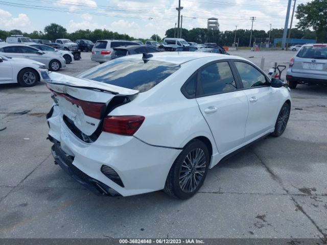 3KPF54AD9NE449017 KIA Forte Gt-line