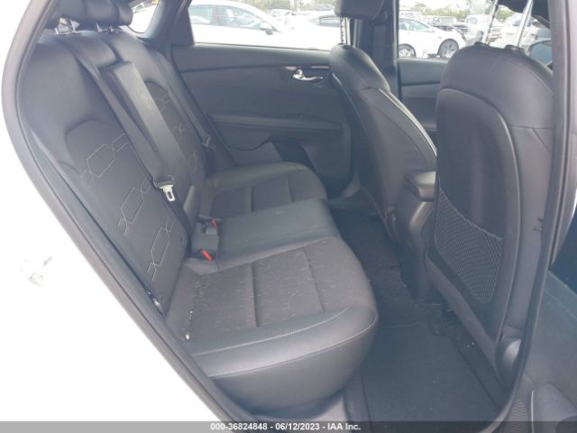 3KPF54AD9NE449017 KIA Forte Gt-line
