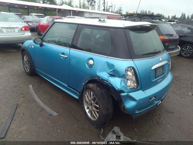 2005 MINI COOPER HARDTOP S VIN: WMWRE33435TD92888