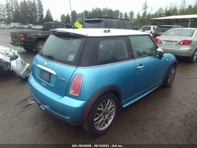 2005 MINI COOPER HARDTOP S VIN: WMWRE33435TD92888