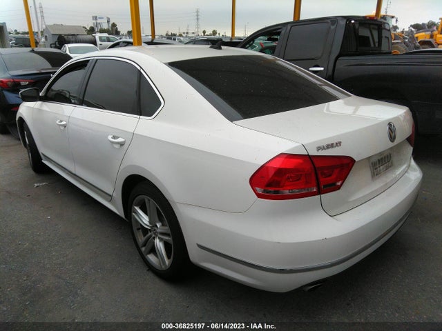 1VWBT7A30FC071186 Volkswagen Passat 1.8t Se W/sunroof & Nav