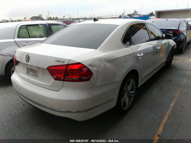 1VWBT7A30FC071186 Volkswagen Passat 1.8t Se W/sunroof & Nav