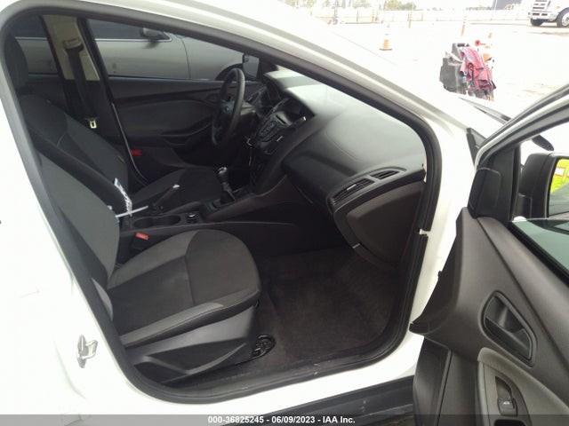 Ford FOCUS S 2014 1FADP3E20EL111359 Image 5