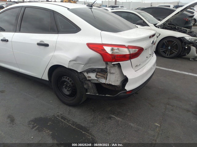 Ford FOCUS S 2014 1FADP3E20EL111359 Image 6