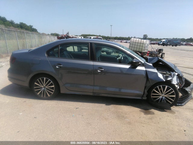 3VWD17AJ4GM326886 Volkswagen Jetta Sedan 1.8t Sport