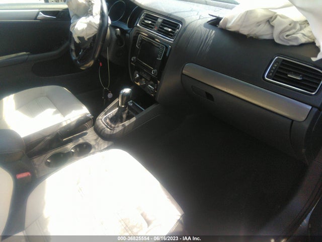 3VWD17AJ4GM326886 Volkswagen Jetta Sedan 1.8t Sport