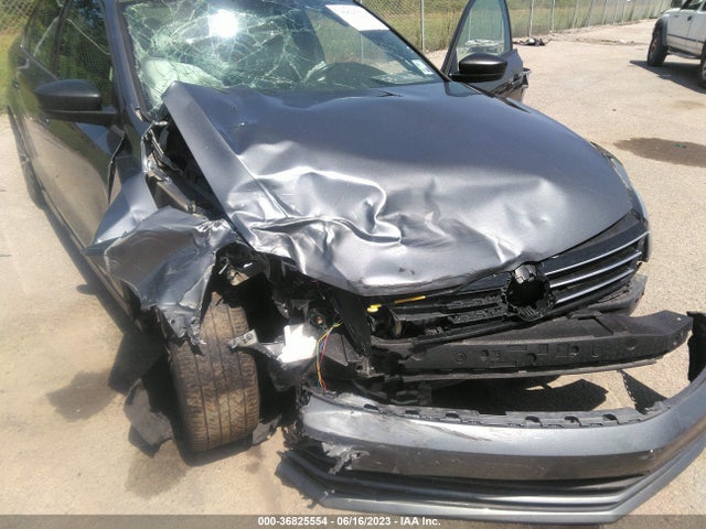 3VWD17AJ4GM326886 Volkswagen Jetta Sedan 1.8t Sport