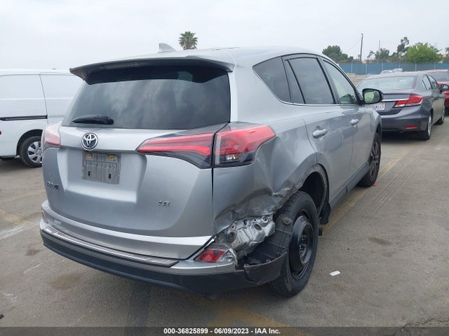 Toyota RAV4 LE 2018 JTMZFREV6JJ192437 Image 9