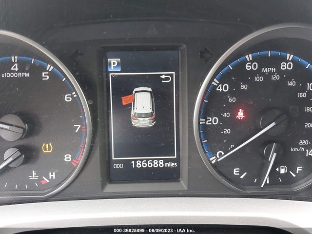 Toyota RAV4 LE 2018 JTMZFREV6JJ192437 Image 12